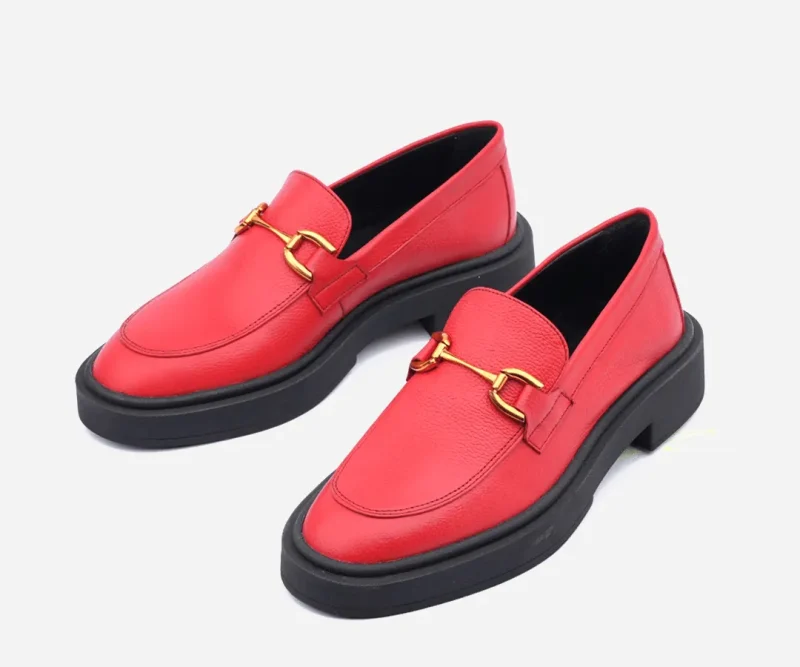 Paire De Chaussures Plates En Cuir Rouge Pour Poupée De 40 Cm – Accessoire Chic Et Résistant