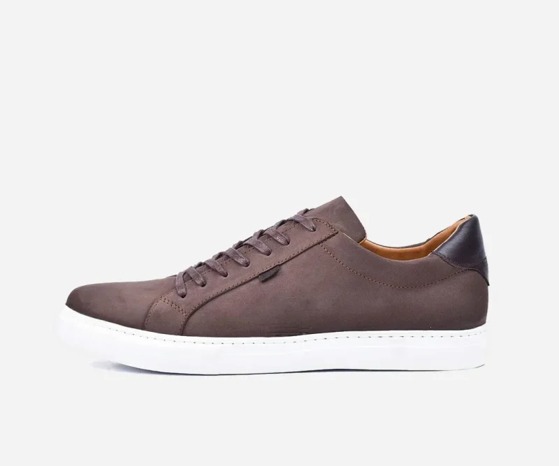 Basket en cuir marron - op46
